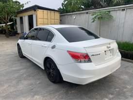 A picture of Honda accord 2010 tok