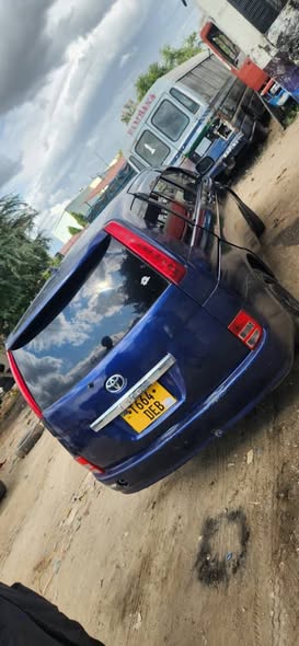 A picture of Toyota issi