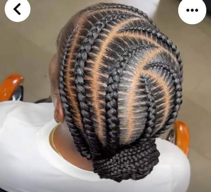 A picture of Plaiting hair