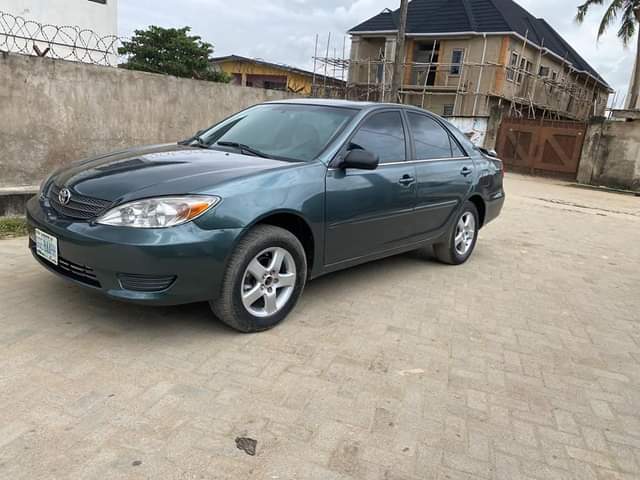 A picture of Toyota Camry 2004