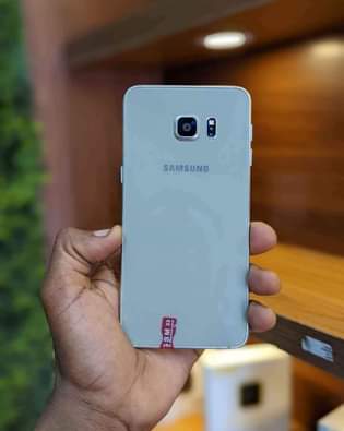 A picture of Samsung Galaxy S6 edge