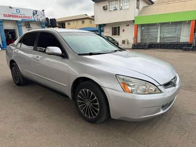A picture of Honda accord 2004 08039538695