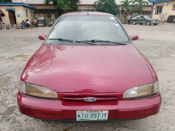 A picture of Ford mondeo 2002