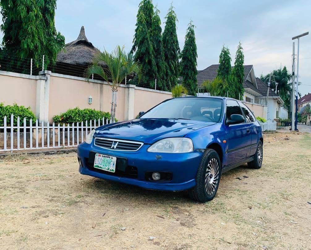 A picture of Honda Civic Automatic 2000