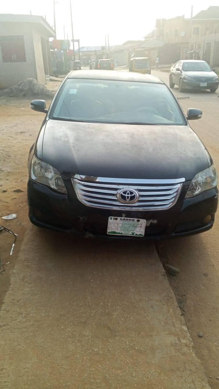 A picture of 2008 Toyota avalon