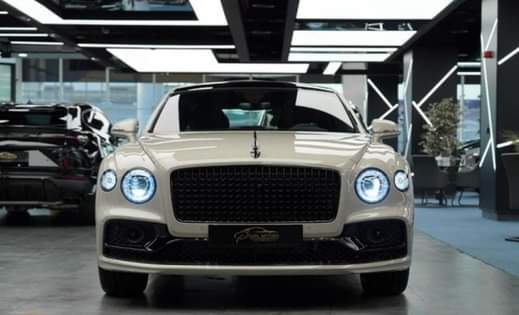 A picture of Bentley continental flying spur 2023 model hybrid Zero Km brand