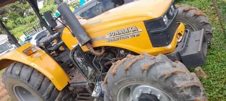A picture of Tractor for sale