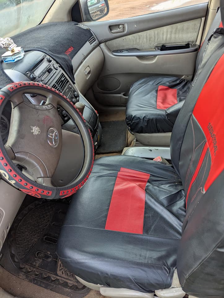 A picture of Nigerian used toyota sienna