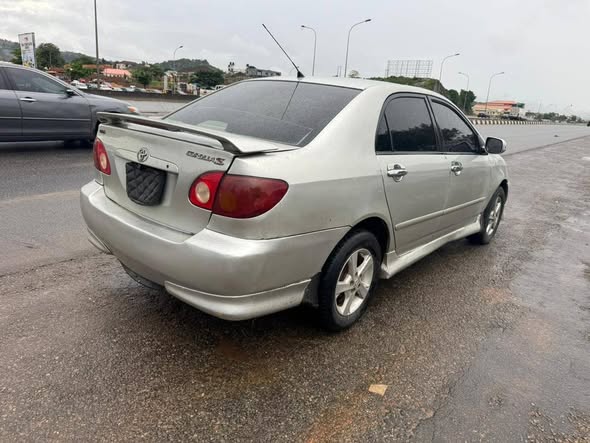 A picture of Toyota corolla sport 2004