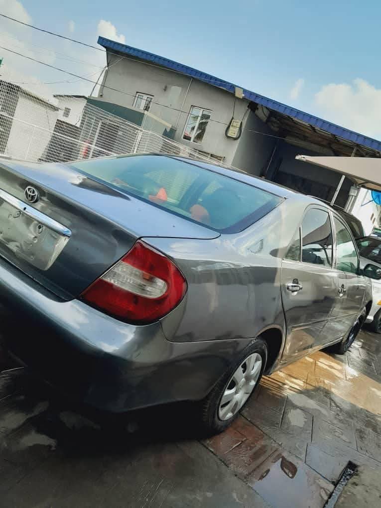 A picture of 2004 Toyota camry 04