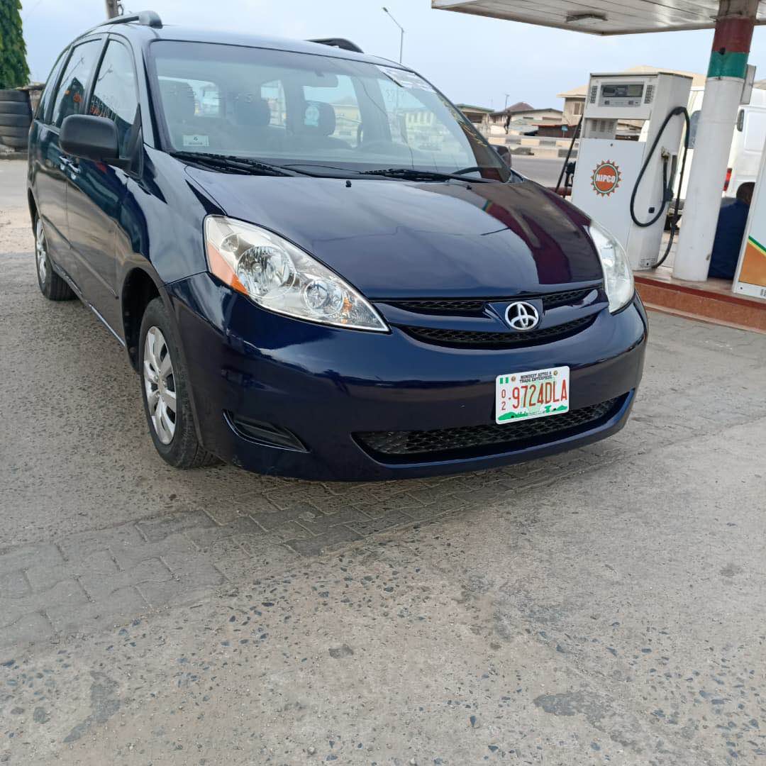 A picture of FOREIGN USED TOYOTA SIENNA CE 2006 MODEL