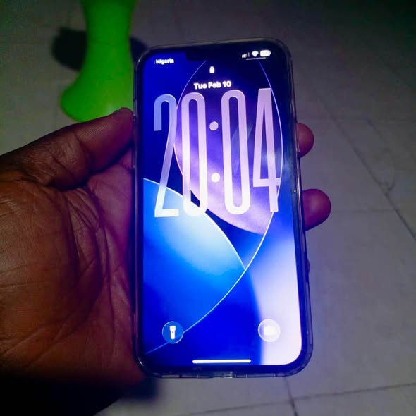 A picture of iPhone 13pro max 256gb