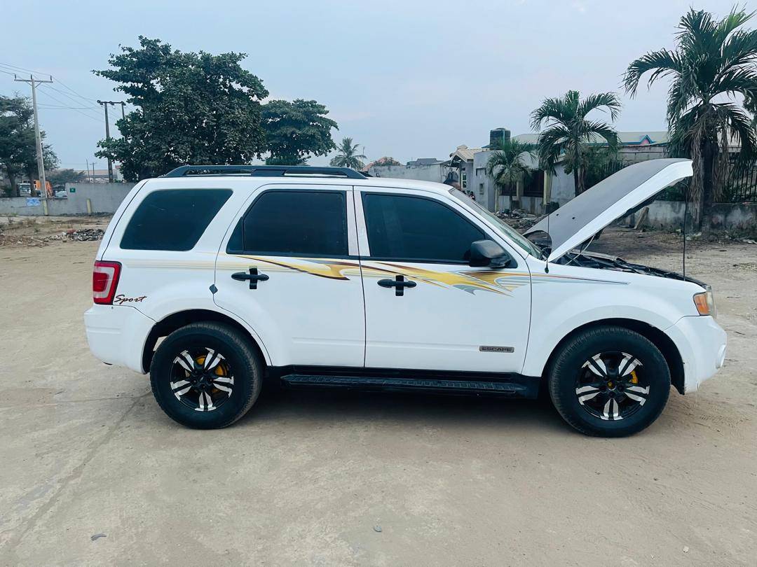 A picture of Ford escape