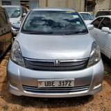 A picture of TOYOTA ISIS 2006 19M