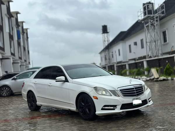 A picture of Clean Registered Benz E350 2010 model 9 3m net price