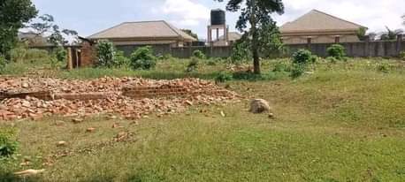 A picture of Plots on sell with ready title
