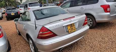 A picture of Benz on sale with no mechanical issues just buy and