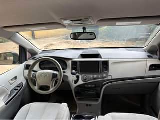 A picture of Reg 2011 Toyota Siena
