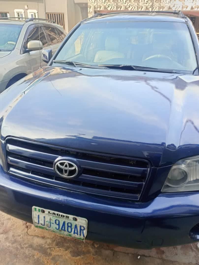 A picture of Toyota Highlander 05