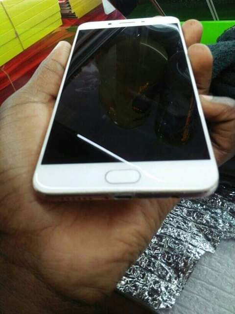 A picture of Oppo R9 