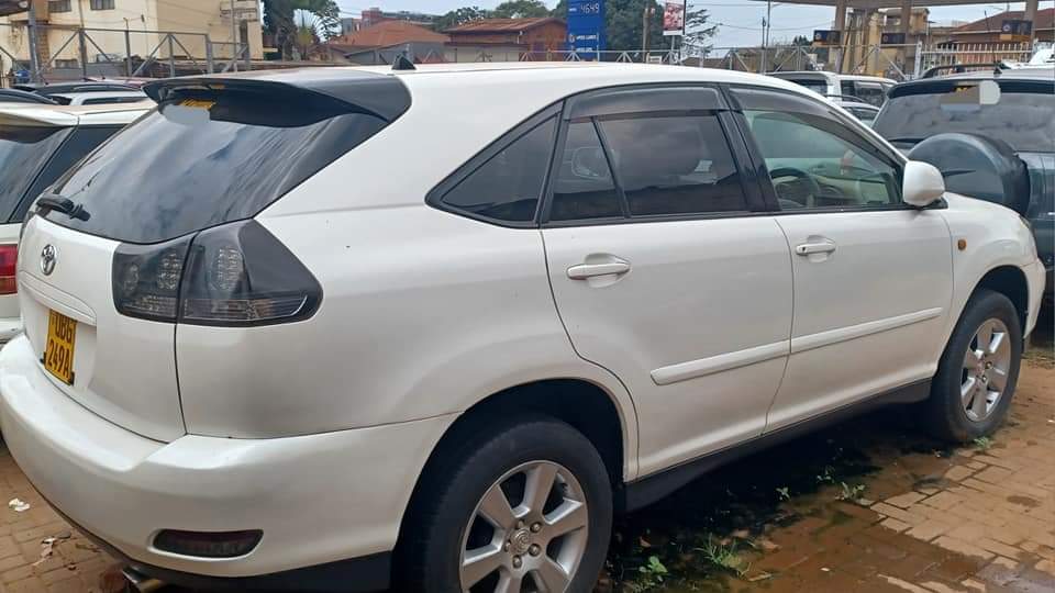 A picture of TOYOTA HARRIER UBG IN PERFECT CONDITION QUICK SELL 25M 0708