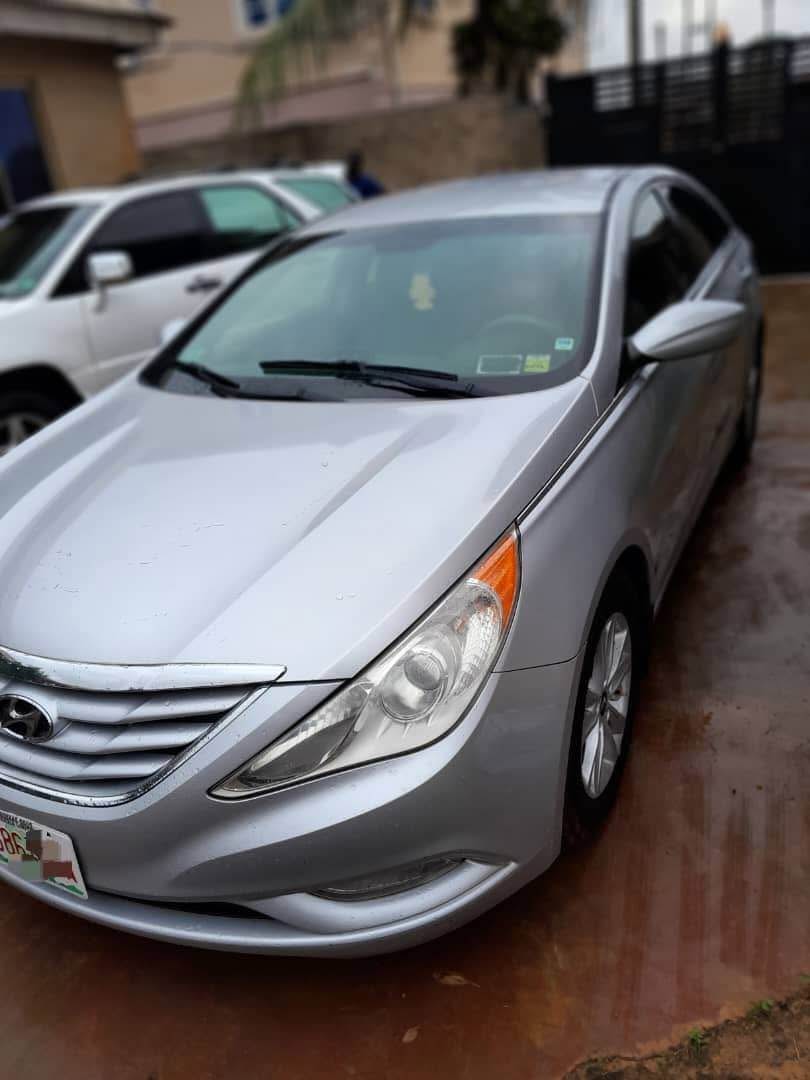 A picture of  DISTRESS SALE TOKS 2011 HYUNDAI SONATA SILVER ON BLACK