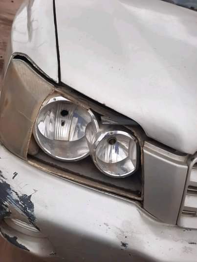 A picture of Toyota Highlander is available Engine is smoking gear location Ibadan
