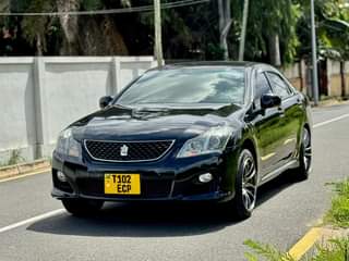 A picture of Crown Athlete Price 25m Automatic Year 2009 Petrol Cc 2490