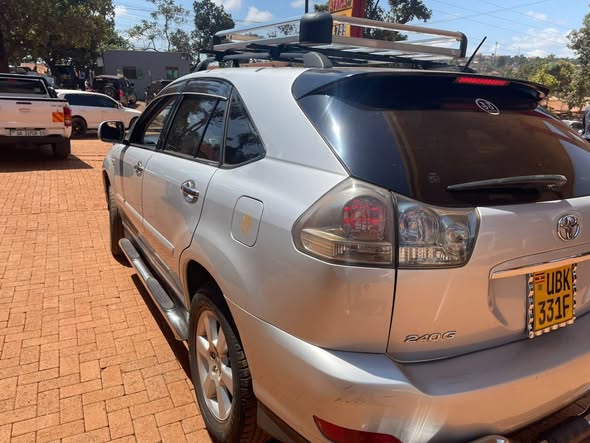A picture of Toyota harrier 30m