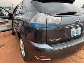 A picture of Lexus Rx 330 2005 modern
