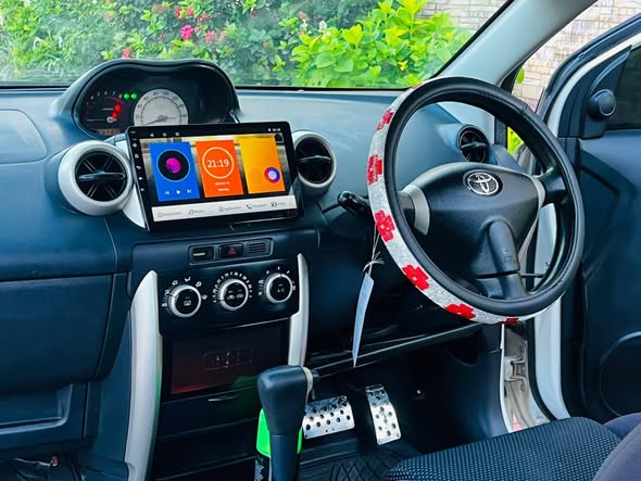 A picture of TOYOTA IST BEI 13 8M 0757455444