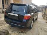 A picture of Foreign Toyota highlander 2010 barely driven baked due to container