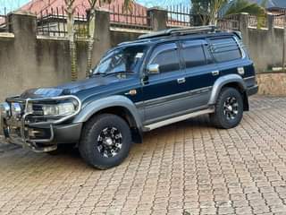 A picture of LAND CRUISE PRADO