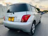 A picture of Toyota I IST