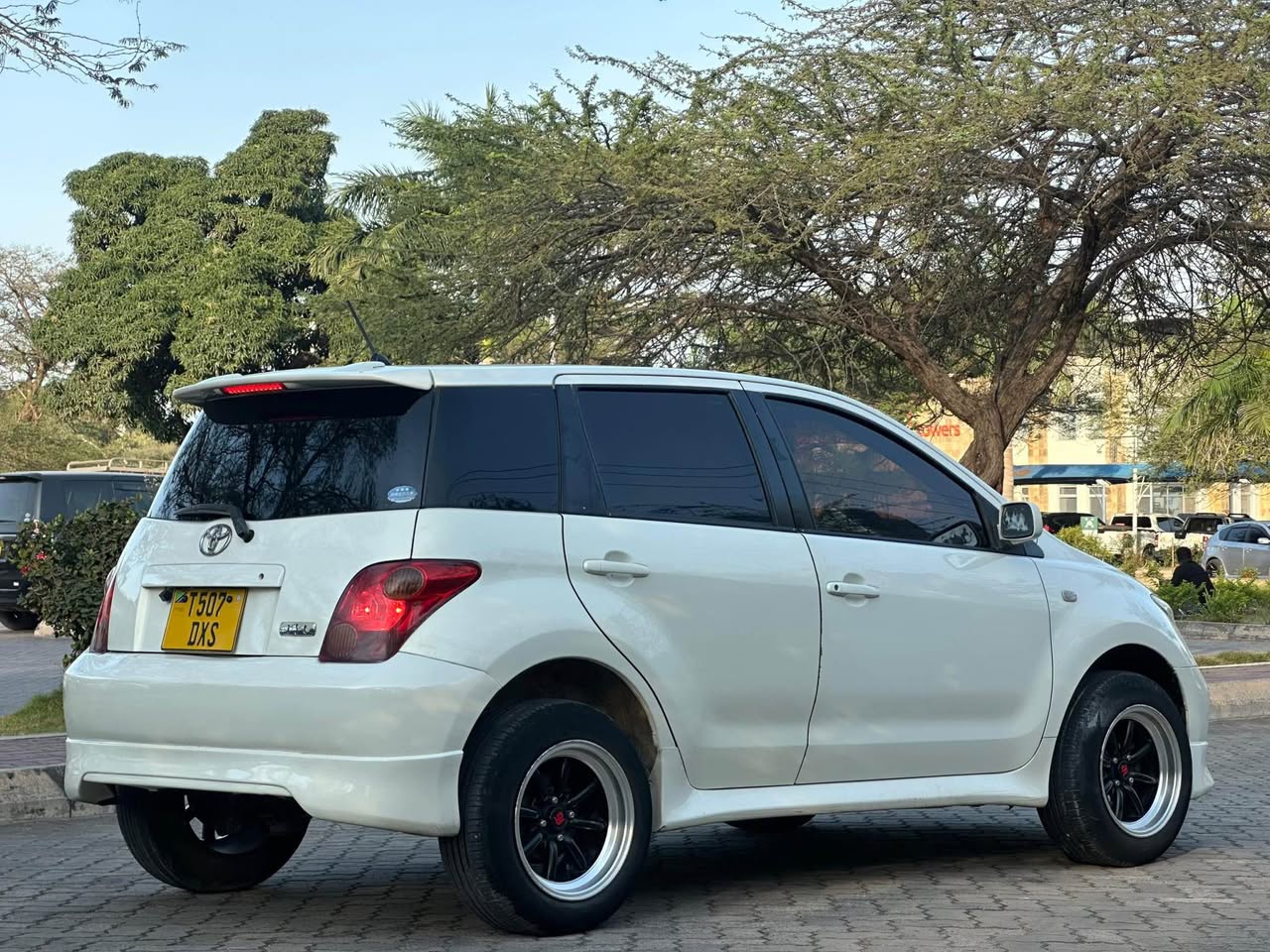 A picture of TOYOTA IST