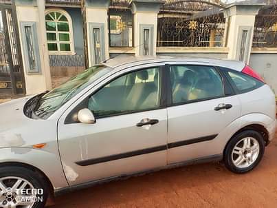 A picture of Ford focus 05 1.6 manual