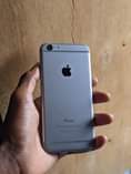 A picture of I PHONE 6 PLAIN