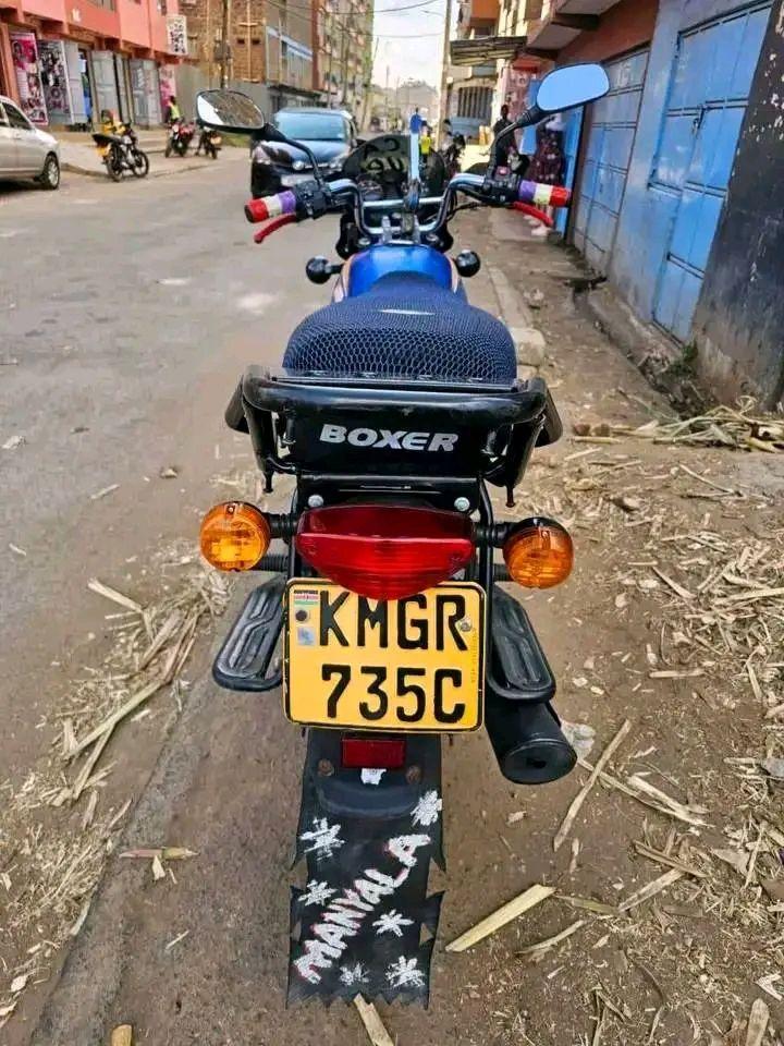 bajaj boxer