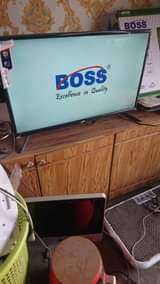 A picture of NAUza TV NCH 32 mpya kabsaa full box boss Bei