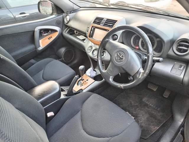 A picture of Toyota Corolla Rav4