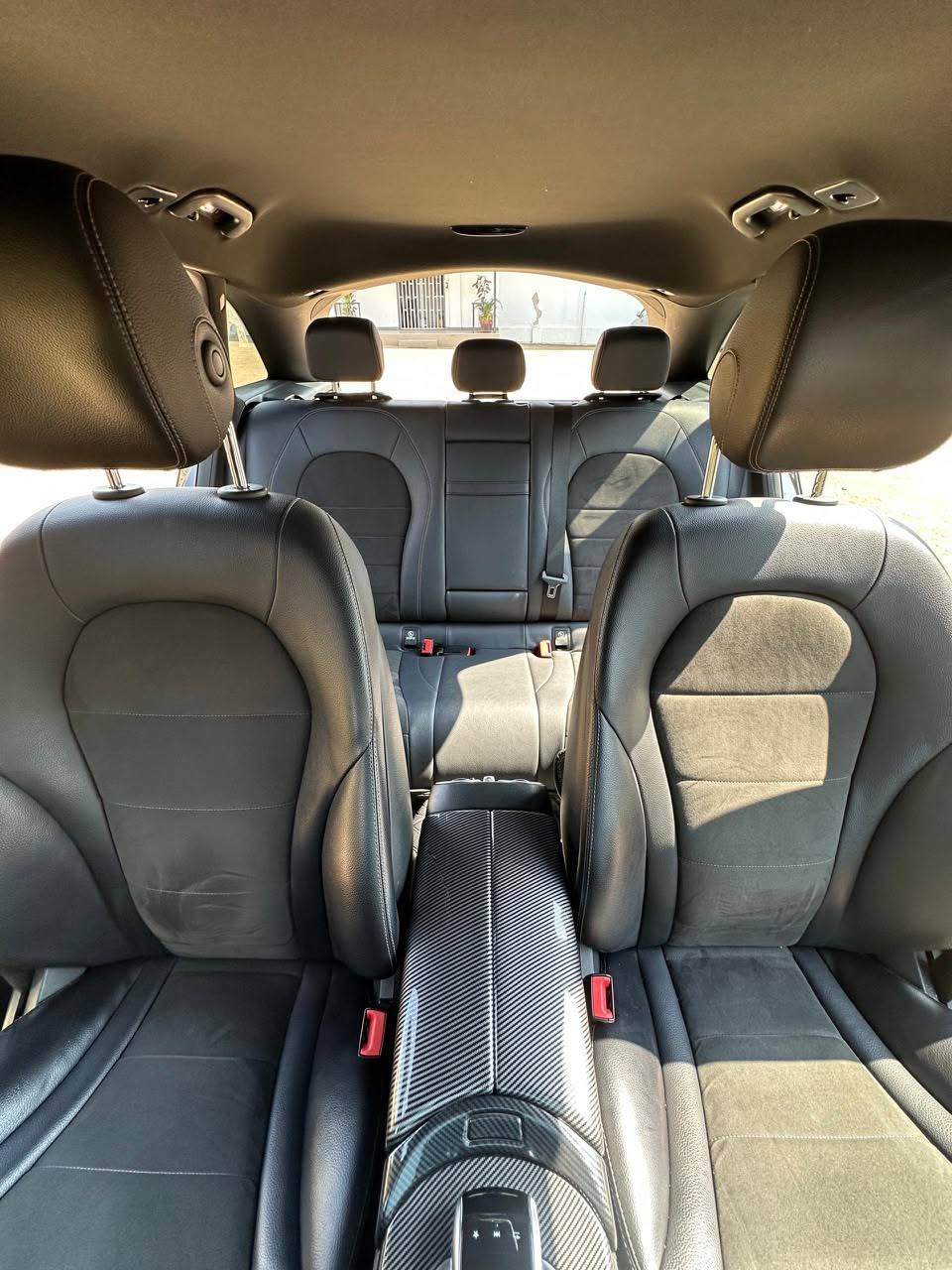 A picture of GLC UBQ 220d 2017 9 gear transmission