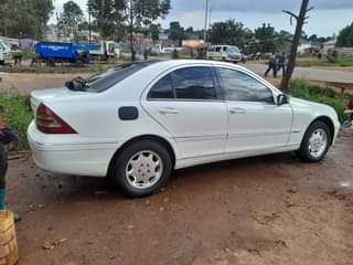 A picture of Benze c200