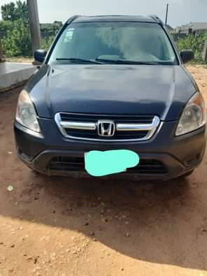 A picture of Neatly used 04 CRV Jeep. Engine gear and Ac are