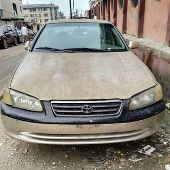 A picture of Used of Toyota Camry tiny light