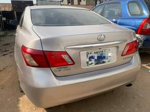 A picture of Extremely clean 2010 Lexus ES350 in prestige condition with Untempered