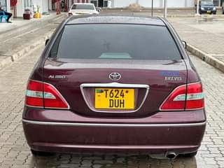 A picture of Brevis maini Engine ndogo Mwaka. 2003 Cc 2490 Gari imefugwa