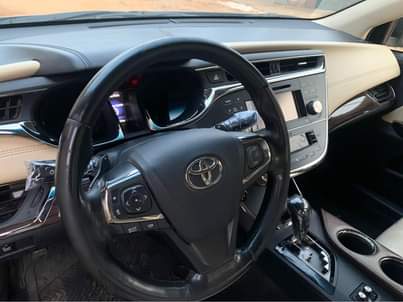 A picture of Toyota Avalon xle 2013