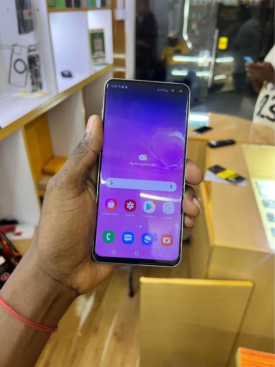 A picture of Samsung S10 Plus Storage 128GB RAM 8GB Price 185 000