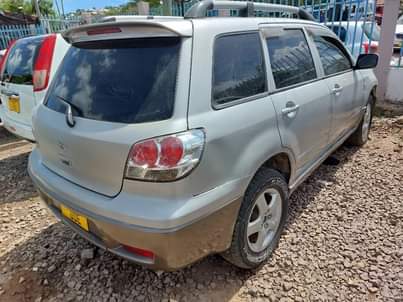 A picture of Mitsubish Autlander mwanza call WhatsApp 0686108116
