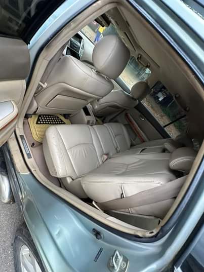A picture of Extremely clean Unregistered 2005 lexus Rx330 with untampered Engine Gear